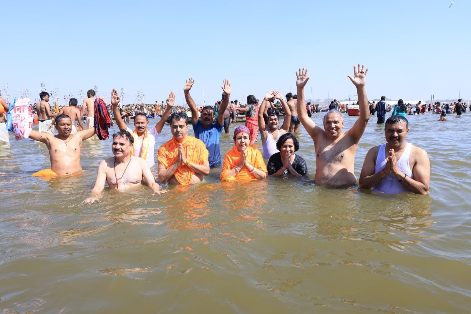 UP News : महाकुम्भ को बदनाम करने वालों पर पुलिस सख्त, 54 सोशल मीडिया अकाउंट के खिलाफ एफआईआर दर्ज