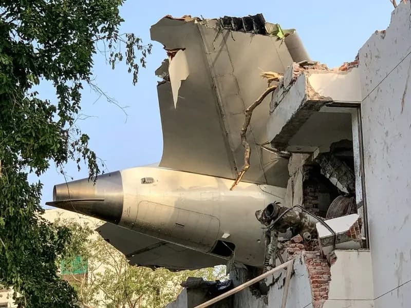 अहमदाबाद विमान हादसा : प्रारंभिक जांच रिपोर्ट में चौंकाने वाले खुलासे 