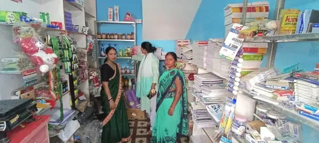 Varanasi News : आत्मनिर्भर भारत की नई पहचान बन कर उभर रही उत्तर प्रदेश राज्य ग्रामीण आजीविका मिशन की महिलाएं 