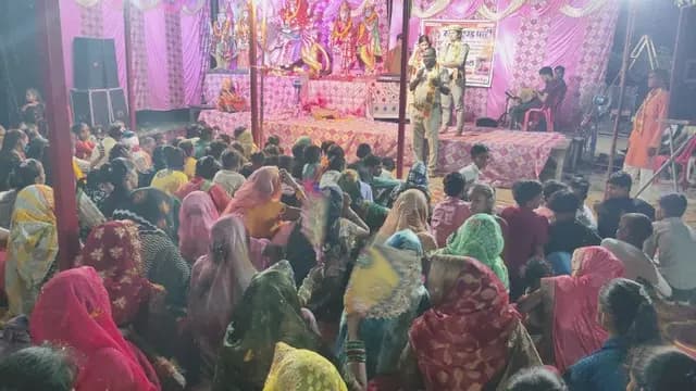 Lakhimpur Kheri  : नवरात्र के मौके पर दुर्गा जागरण में किया गया मिशन शक्ति कार्यक्रम का आयोजन