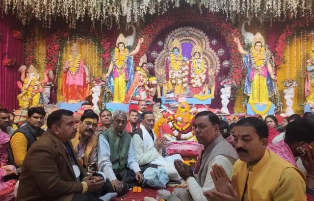 जन्मे है राम रघुरैया, अवधपुर में बाजे बधैया