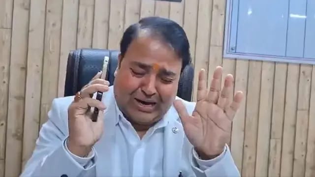 UP News : बरेली के सिटी मजिस्ट्रेट के बाद अयोध्या के GST के डिप्टी कमिश्नर ने दिया इस्तीफा 