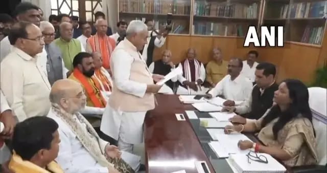 बिहार राजनीति में हलचल तेज, नितीश कुमार राज्यसभा सदस्य के लिए किया नामांकन 