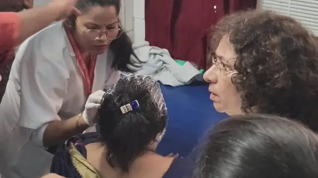 UP News : बहराइच में पुतला दहन के समय सदर विधायक अनुपमा जायसवाल झुलसी