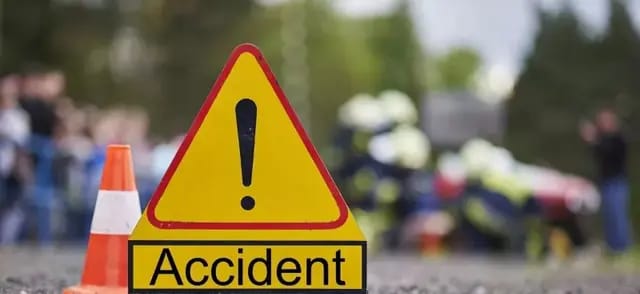 UP News : हाथरस में भीषण सड़क हादसा, 6 लोगों की मौत, 6 घायल